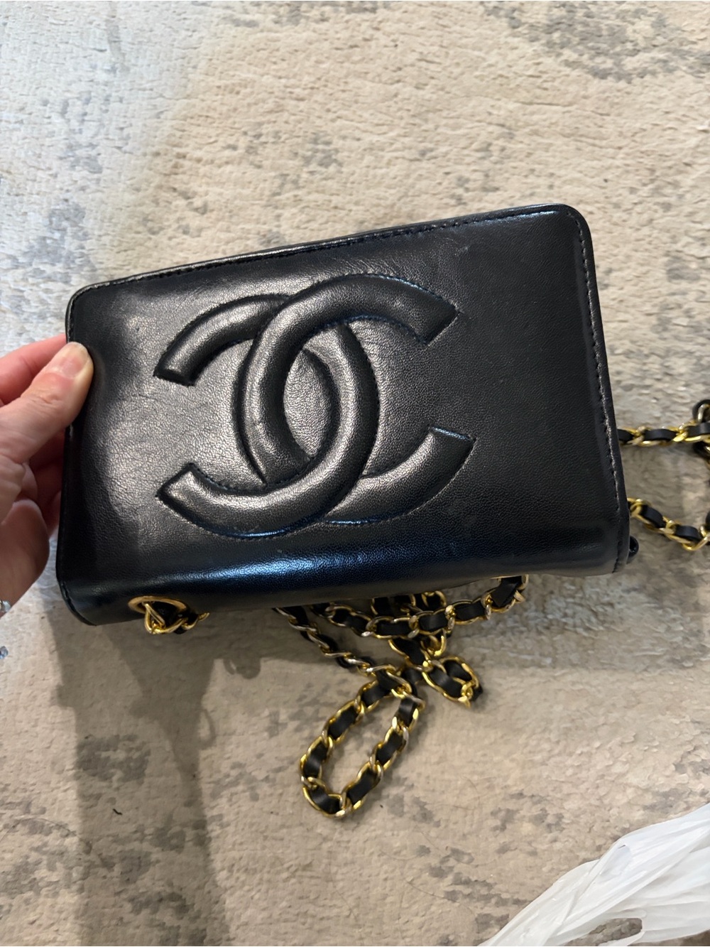 Cc black faux Leather Crossbody Bag with Gold Chain Strap - Picture 8 of 11